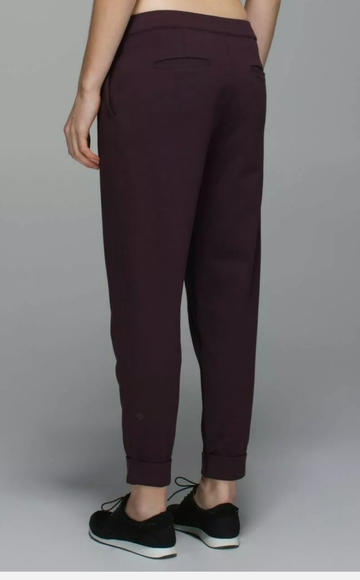 Lululemon Jet Crop Black Cherry Joggers - Picture 4 of 8